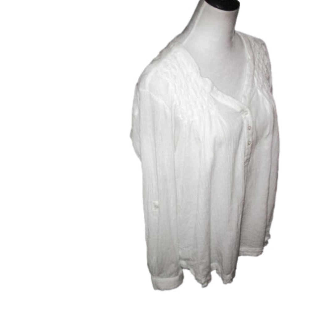 BANDOLINO White Semi-Sheer Partial Button Front Size Medium